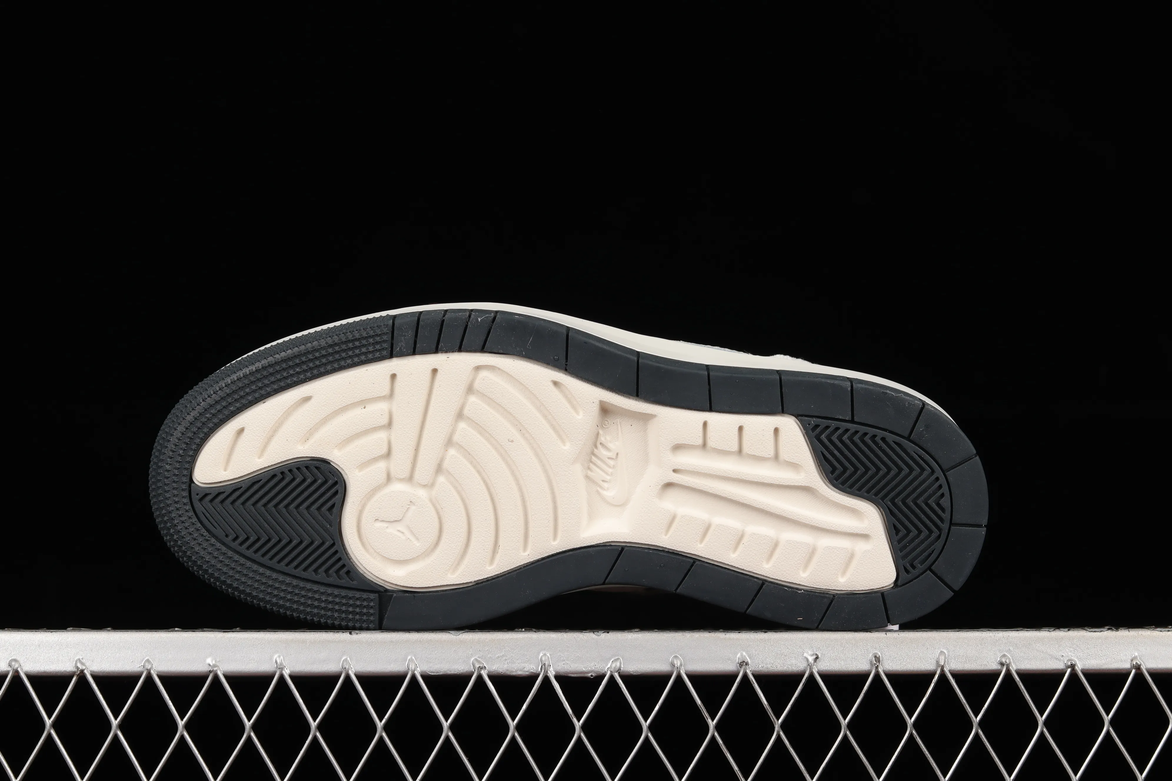 All categories Air Jordan Jordan series basketball shoes Air Jordan 1 Low Air Jordan 1 Elevate Low SE "Wolf Grey" Little AJ thick-soled retro basketball shoes DV1494-001